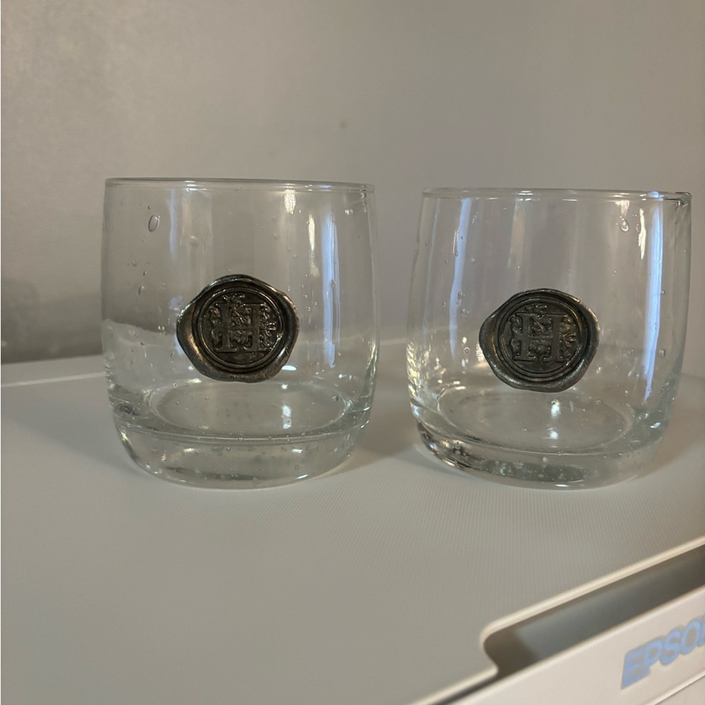 Elegant Glass Tumblers with Medallion